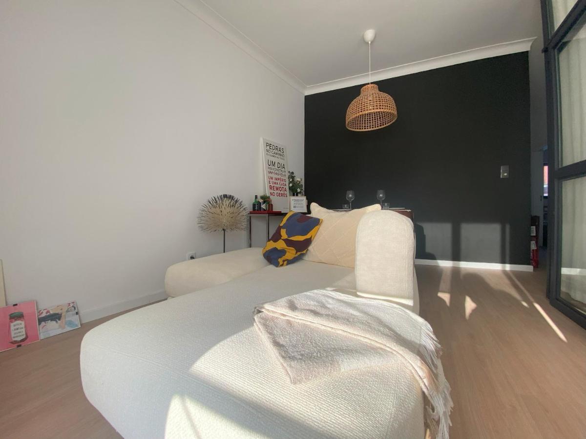 Lisbon, Renovated T2 Apartment Portas De Benfica アマドーラ エクステリア 写真